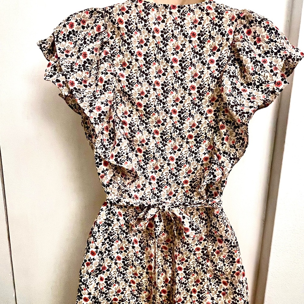 Max Studio Flirty Floral Ruffle Blouse Tunic - Picture 5 of 11